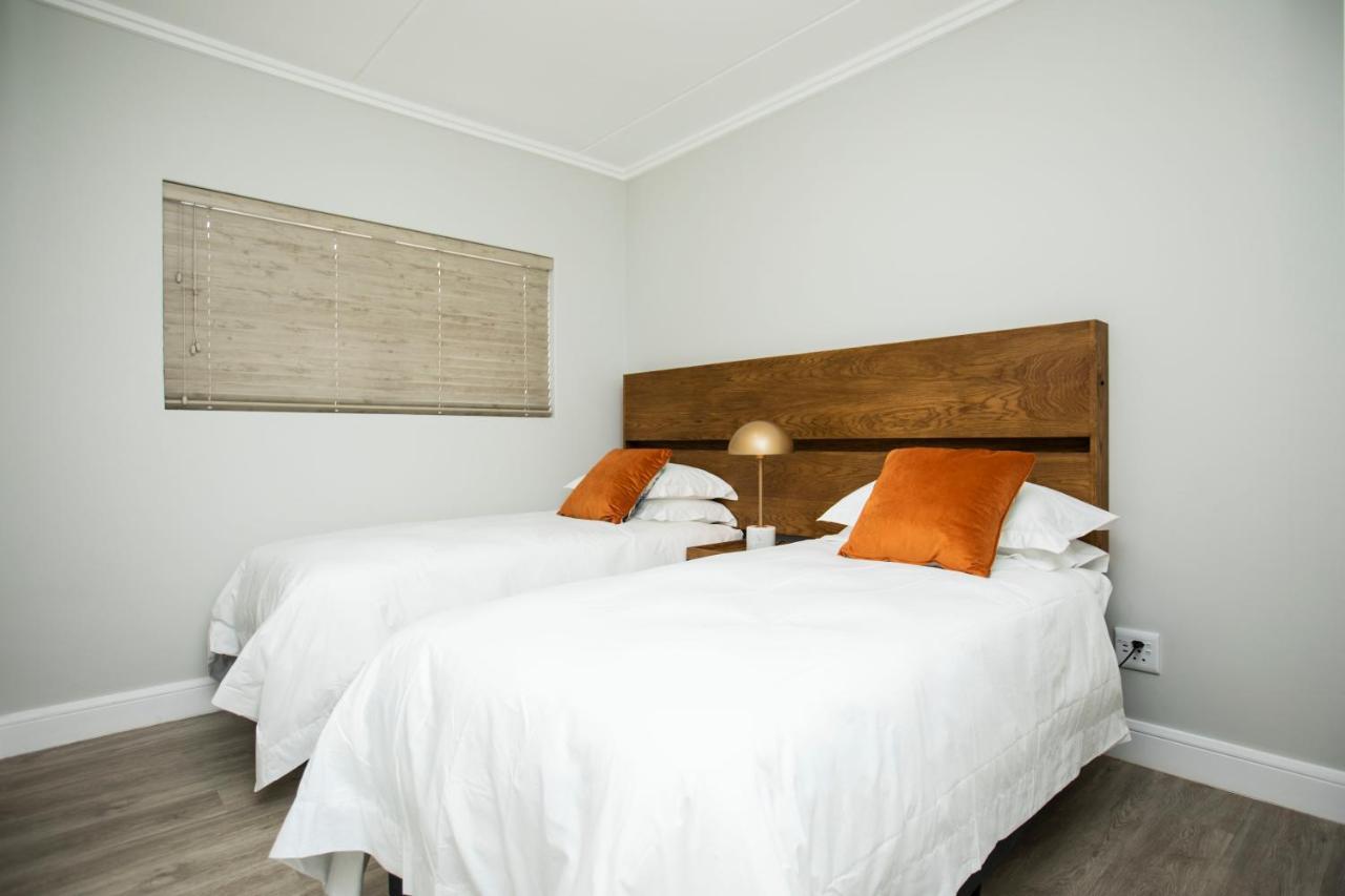 The Serengeti Lodge Kempton Park Exterior photo